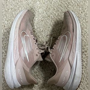 Women’s Nike winflo running shoes